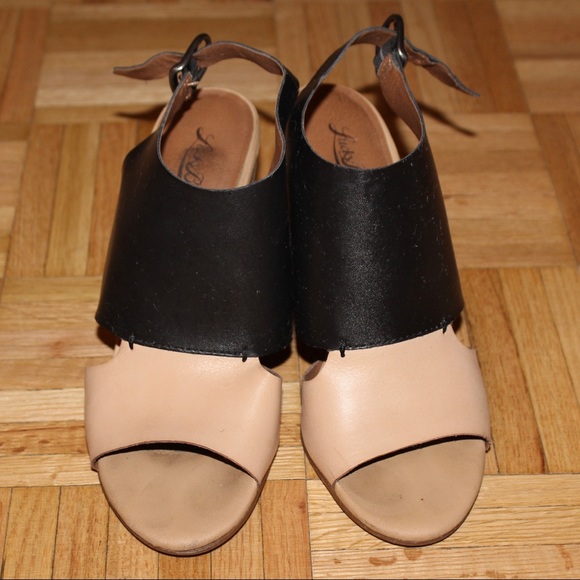 Lucky Brand Otta Sandal - Picture 5 of 7